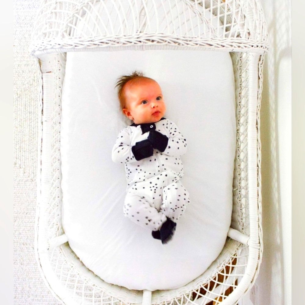 New Burt’s Bees Baby Bassinet Fitted Sheet White Gray Organic Cotton